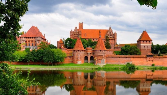 Top 10 Most Famous Places To Visit In Poland Virily Malbork Castle