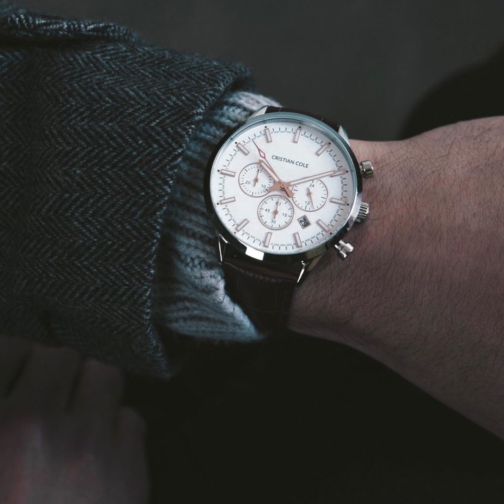 6 Reasons Why Luxury Watches Are Still Better Than Smartwatches